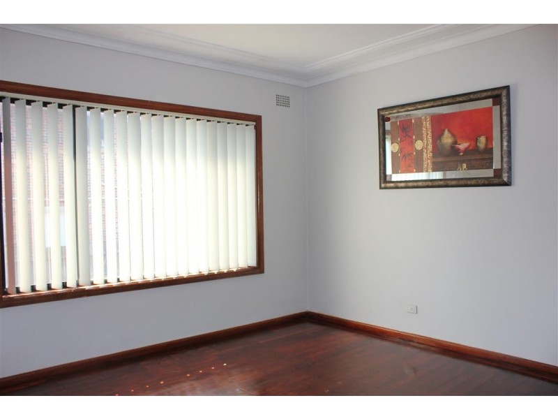 215 THE HORSLEY DRIVE, Fairfield East NSW 2165