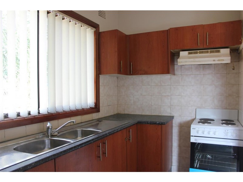 215 THE HORSLEY DRIVE, Fairfield East NSW 2165