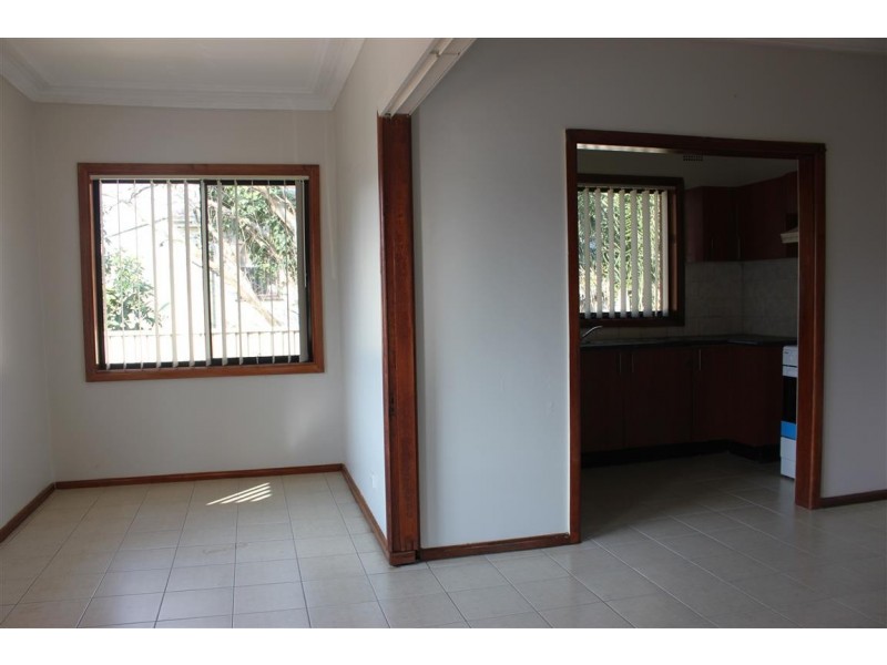 215 THE HORSLEY DRIVE, Fairfield East NSW 2165