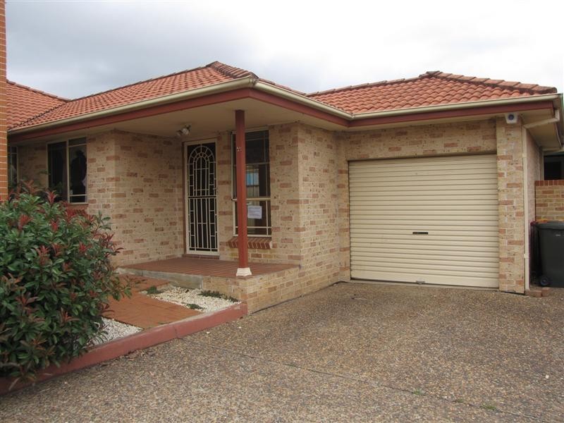 4/79-81 Cambridge St, Canley Heights NSW 2166