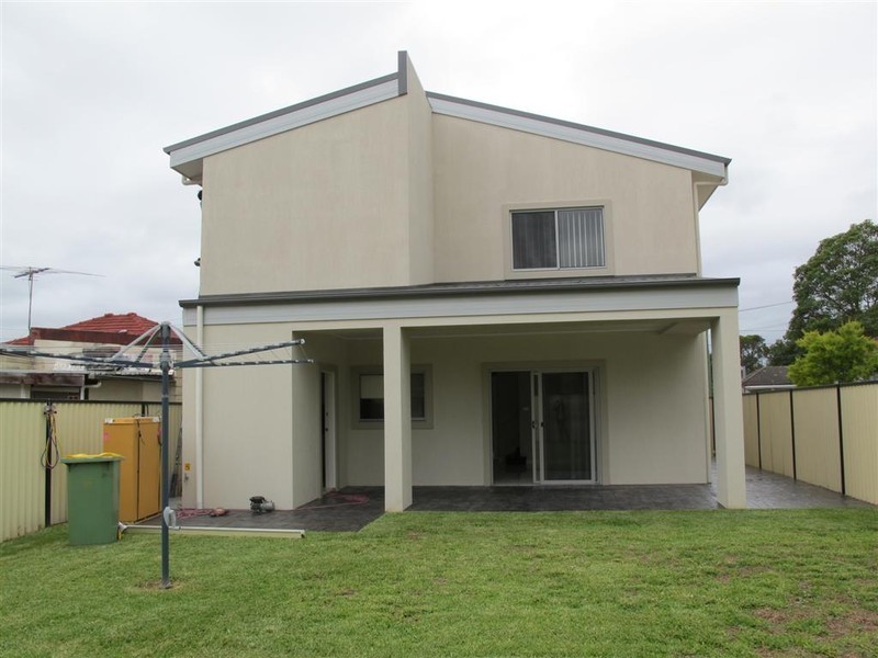 9 Ralph St, Cabramatta NSW 2166