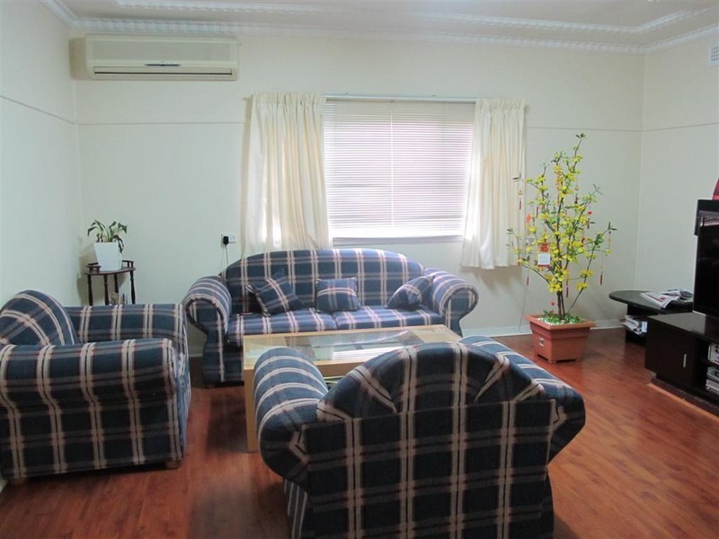 Fairfield West NSW 2165