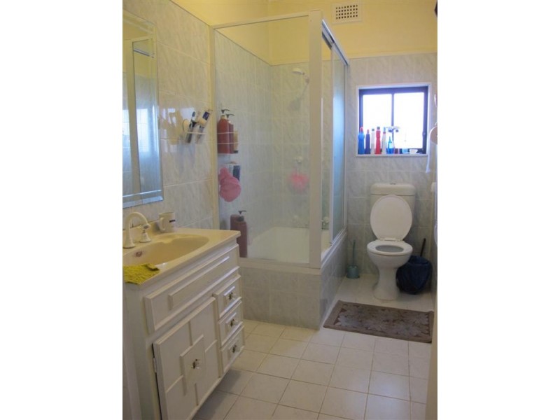 Fairfield West NSW 2165