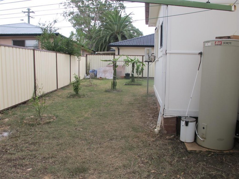 Fairfield West NSW 2165