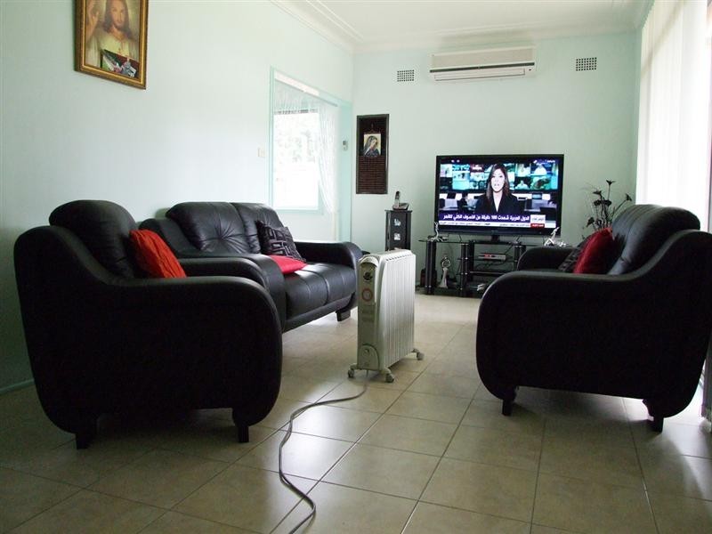 Fairfield West NSW 2165