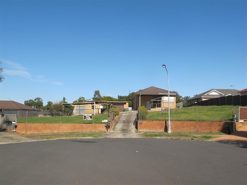 Edensor Park NSW 2176