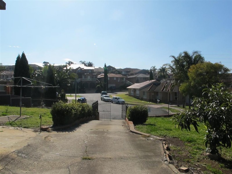 Edensor Park NSW 2176