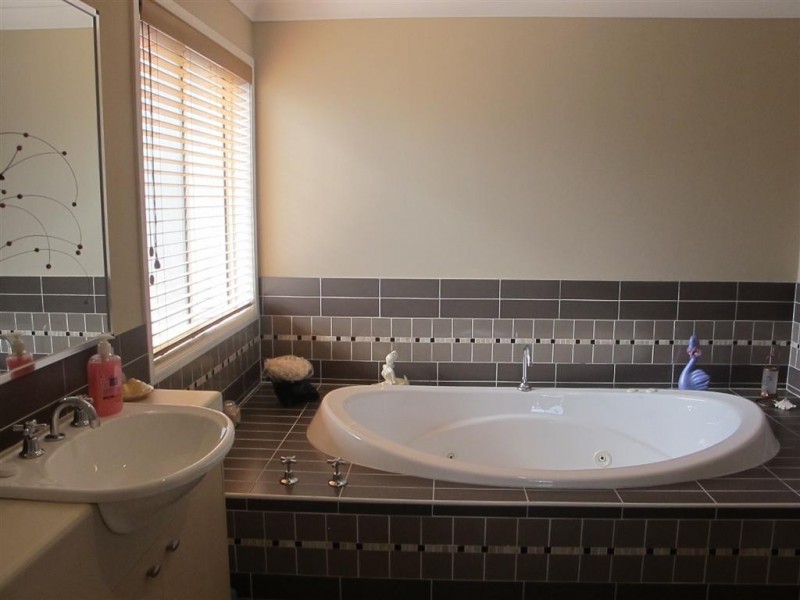 Fairfield West NSW 2165