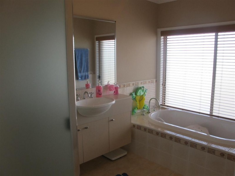 Fairfield West NSW 2165