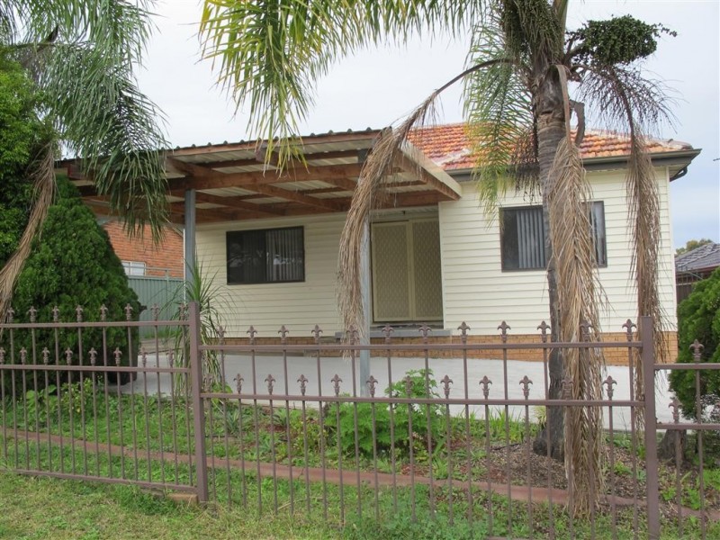 8 Wearne Rd, Bonnyrigg NSW 2177