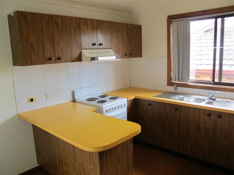 8 Wearne Rd, Bonnyrigg NSW 2177