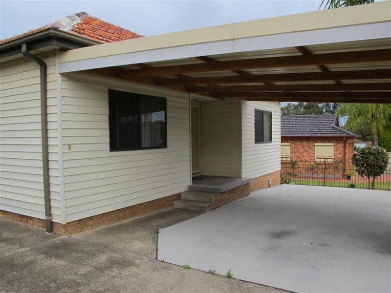 8 Wearne Rd, Bonnyrigg NSW 2177
