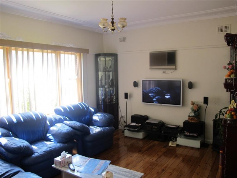 249  HAMILTON ROAD, Fairfield West NSW 2165