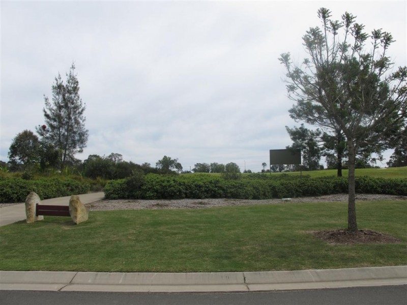 6 Portrush Cr, Luddenham NSW 2745