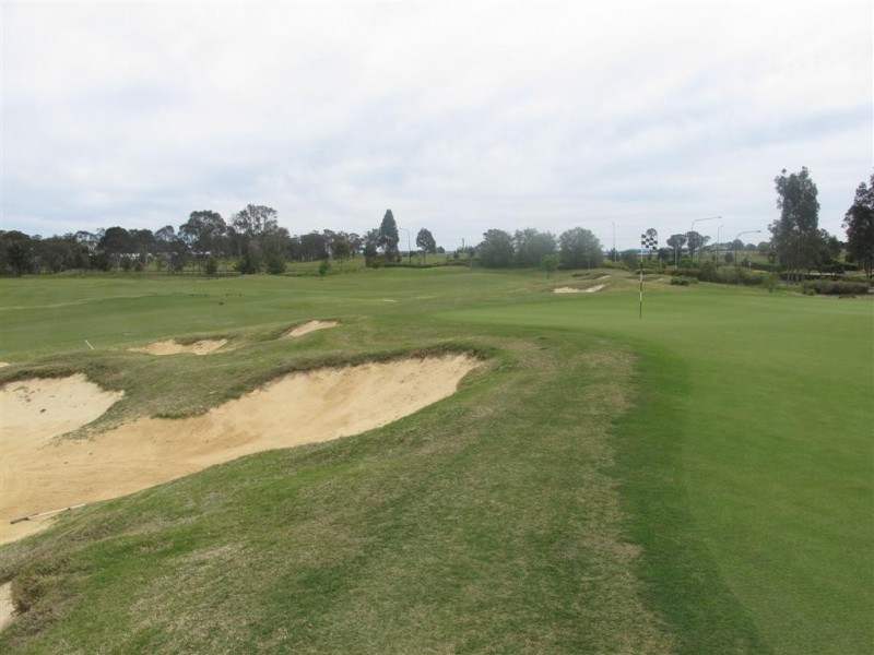 6 Portrush Cr, Luddenham NSW 2745