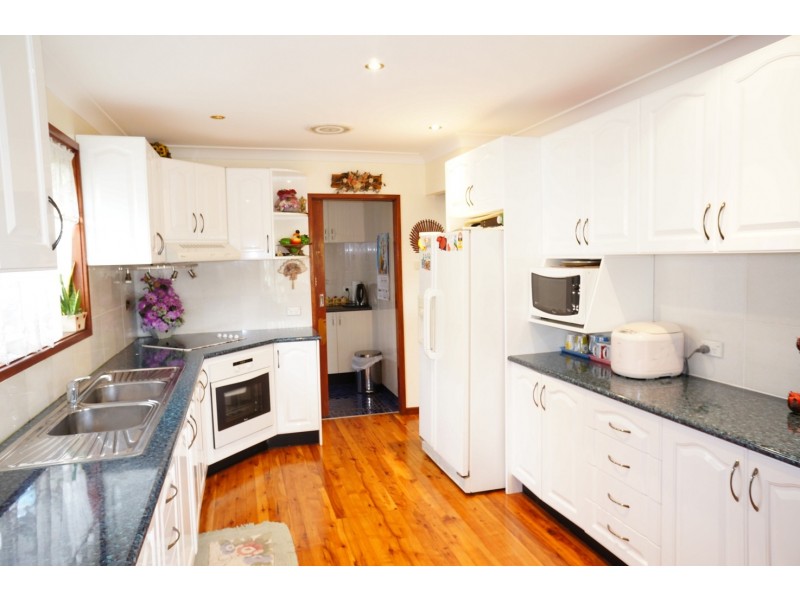 89A Queen St, Canley Heights NSW 2166