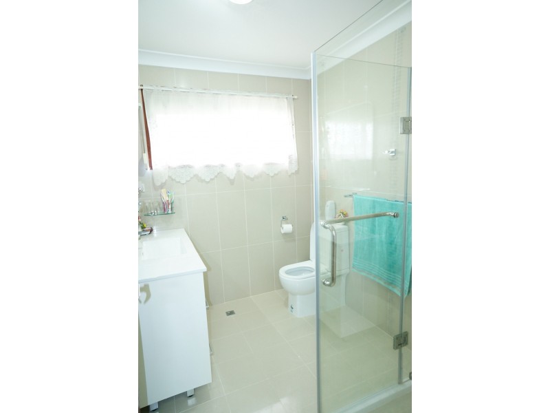 89A Queen St, Canley Heights NSW 2166