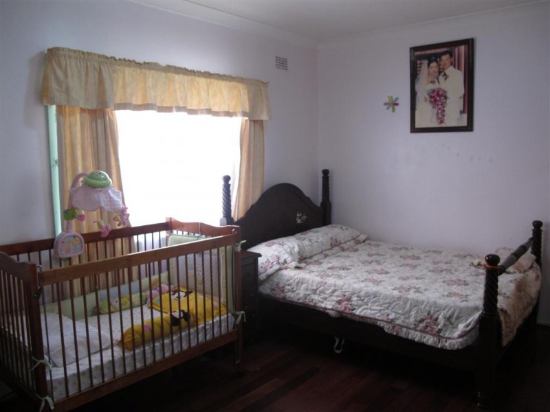 Edensor Park NSW 2176