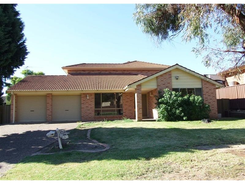 5 Peat Cl, Eagle Vale NSW 2558