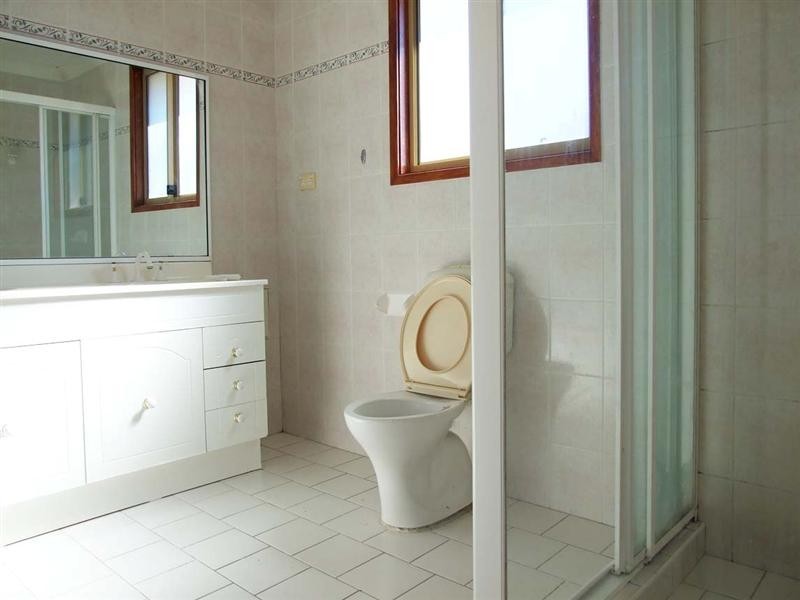 5 Peat Cl, Eagle Vale NSW 2558