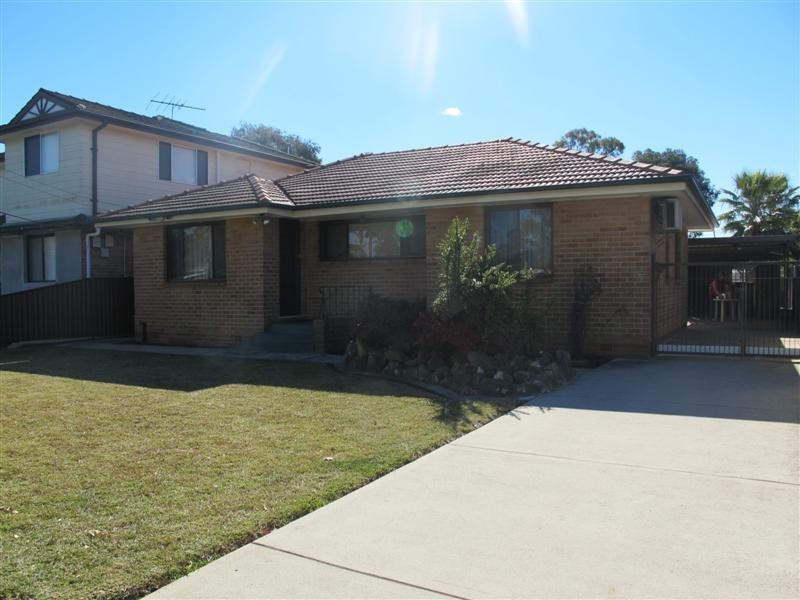 131 Cartwright Ave, Sadleir NSW 2168