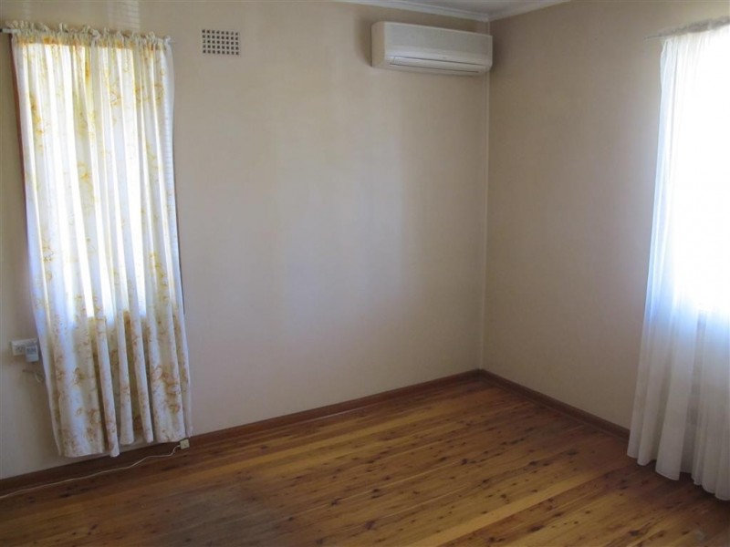 131 Cartwright Ave, Sadleir NSW 2168