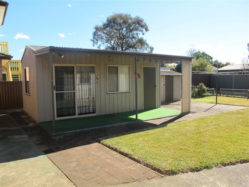 131 Cartwright Ave, Sadleir NSW 2168