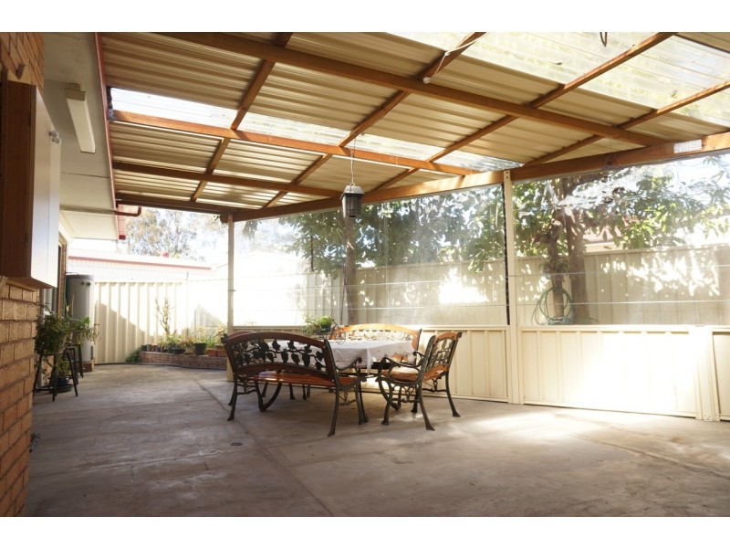 5 Caddo Close, Greenfield Park NSW 2176