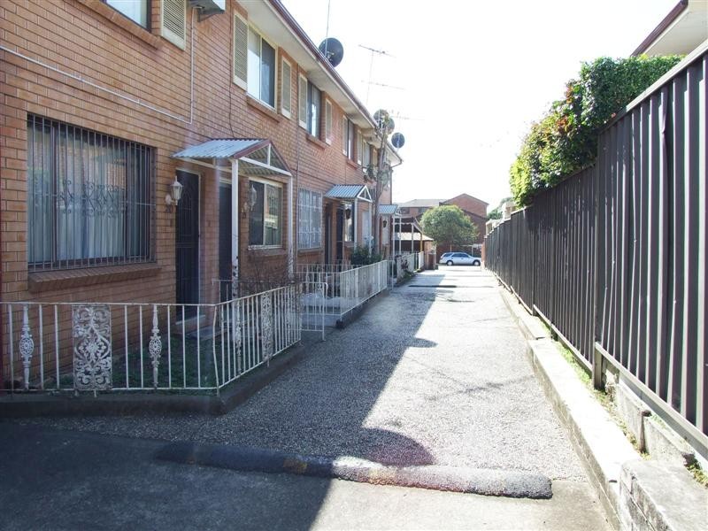 17/112 Longfield st, Cabramatta NSW 2166