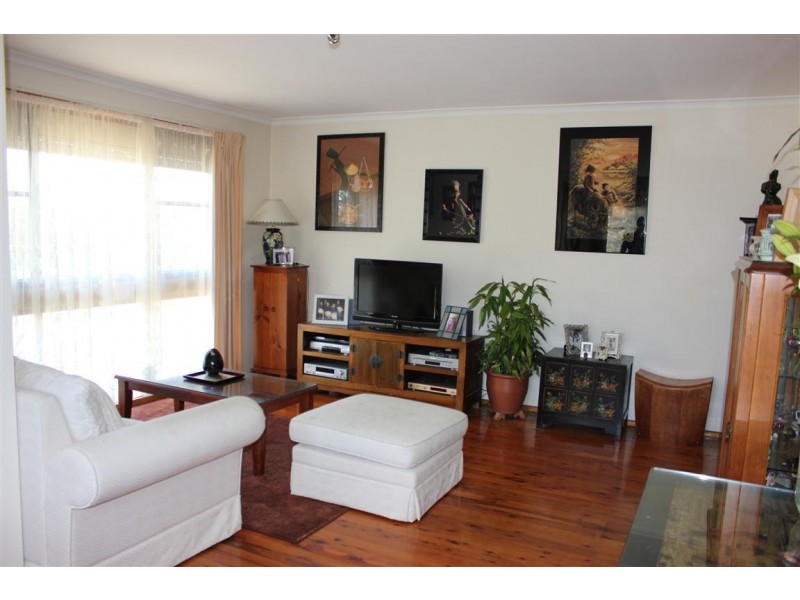 25 Kincumber Rd, Bonnyrigg NSW 2177