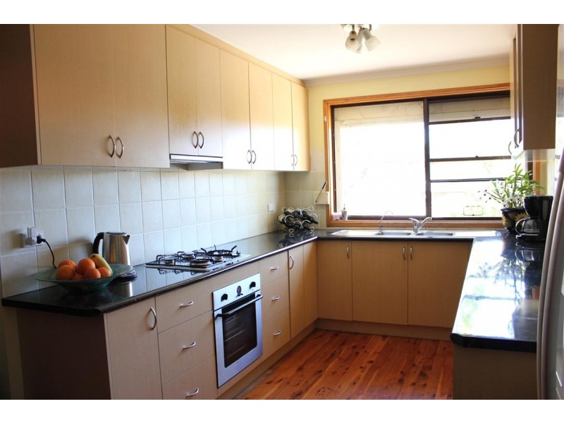 25 Kincumber Rd, Bonnyrigg NSW 2177