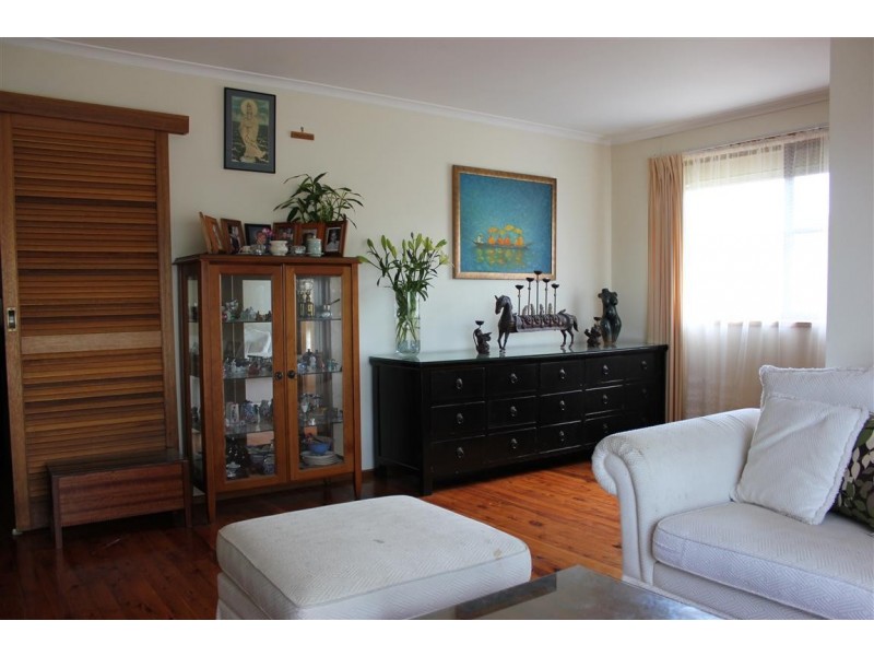 25 Kincumber Rd, Bonnyrigg NSW 2177