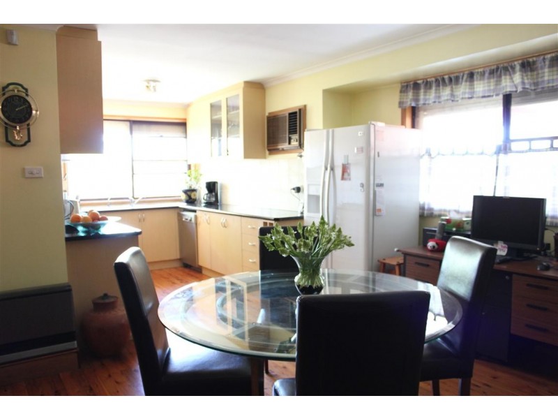 25 Kincumber Rd, Bonnyrigg NSW 2177