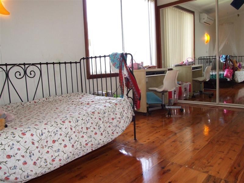 Fairfield West NSW 2165