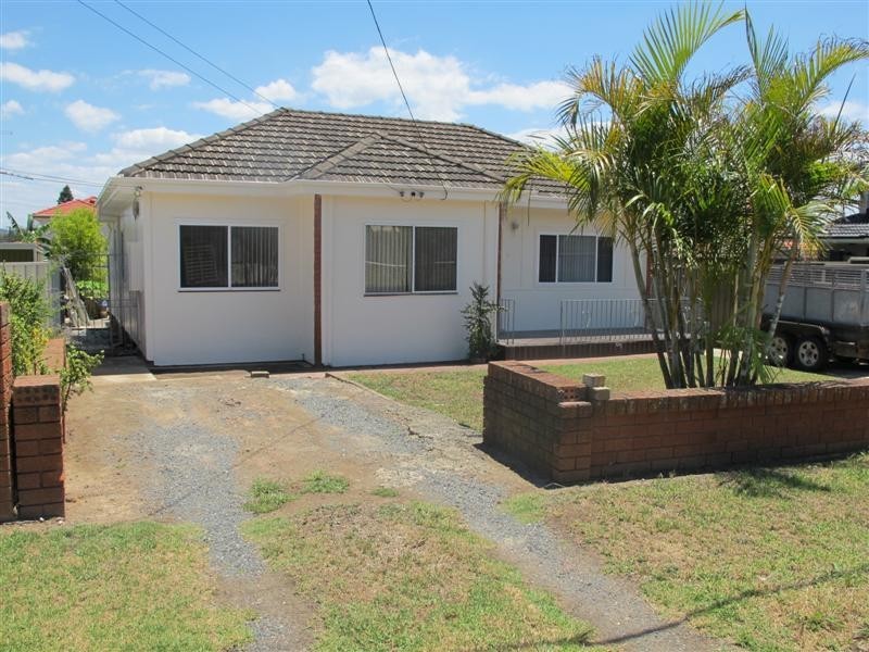 3 Malouf St, Canley Heights NSW 2166