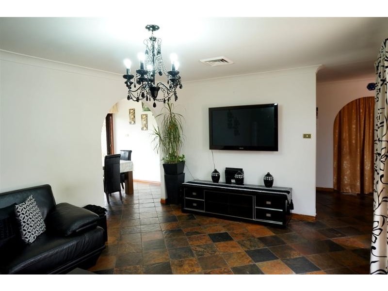 12 Wyalong Cl, Wakeley NSW 2176