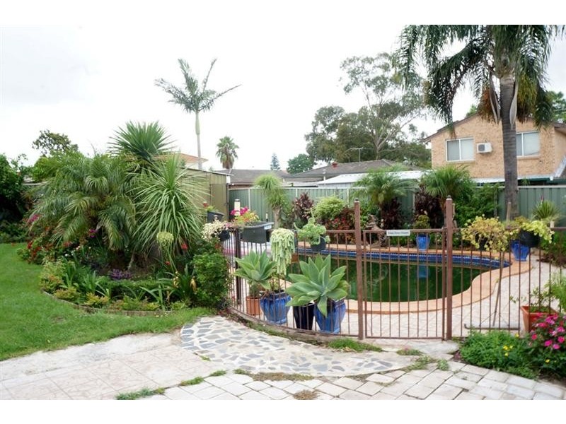 12 Wyalong Cl, Wakeley NSW 2176