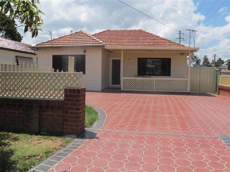 35 Earl St, Canley Heights NSW 2166