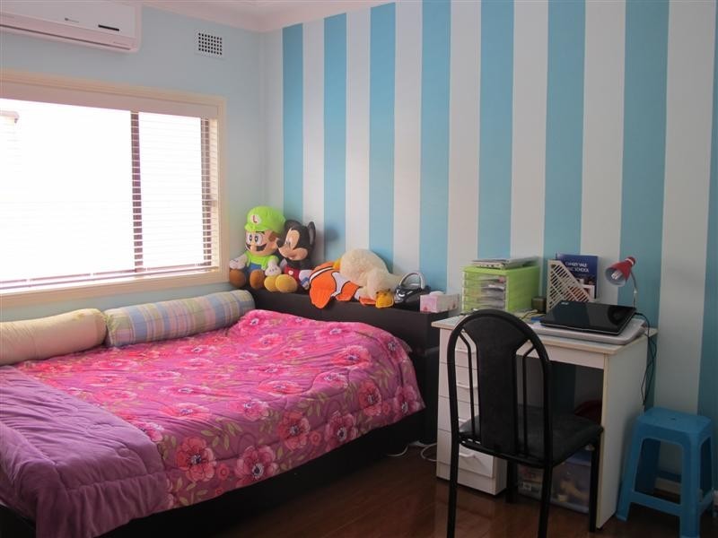 35 Earl St, Canley Heights NSW 2166
