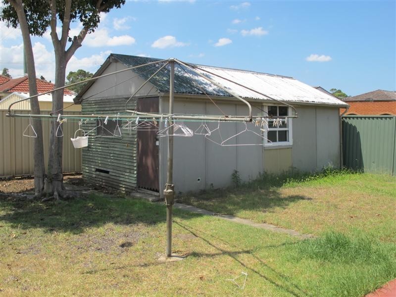 35 Earl St, Canley Heights NSW 2166