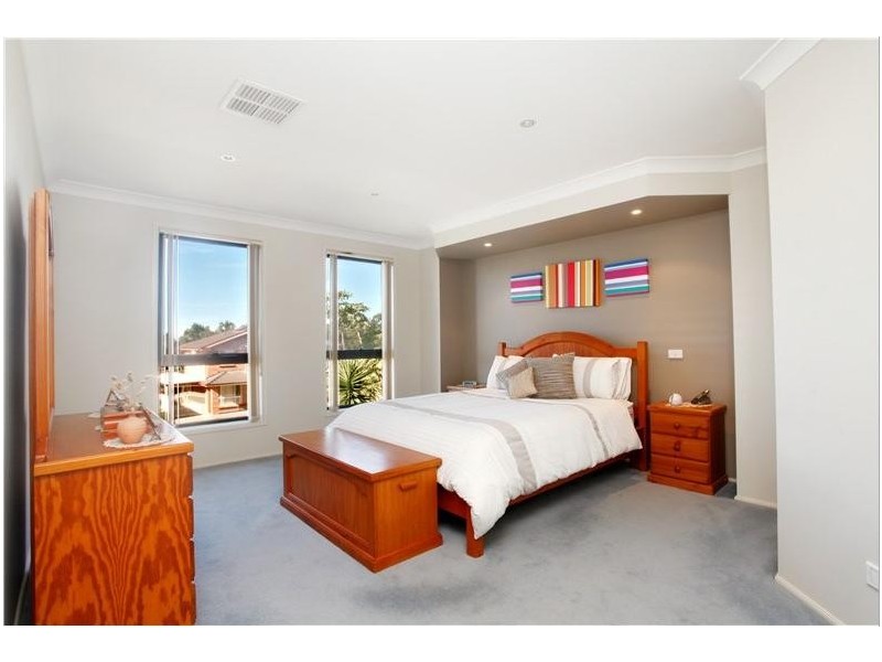 37 Wheatley St, St Johns Park NSW 2176