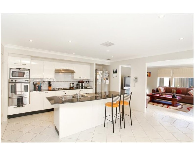 37 Wheatley St, St Johns Park NSW 2176