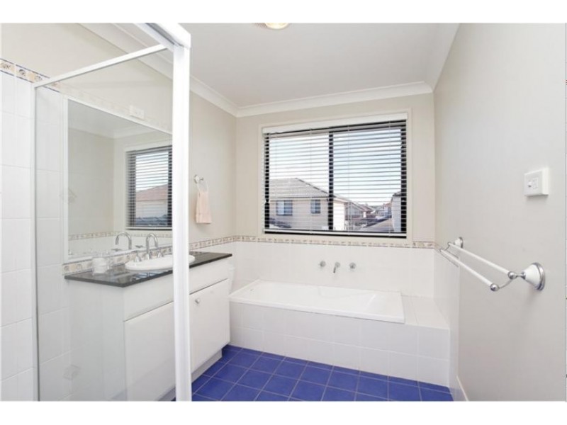 37 Wheatley St, St Johns Park NSW 2176