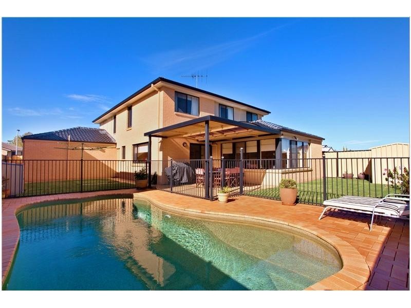 37 Wheatley St, St Johns Park NSW 2176