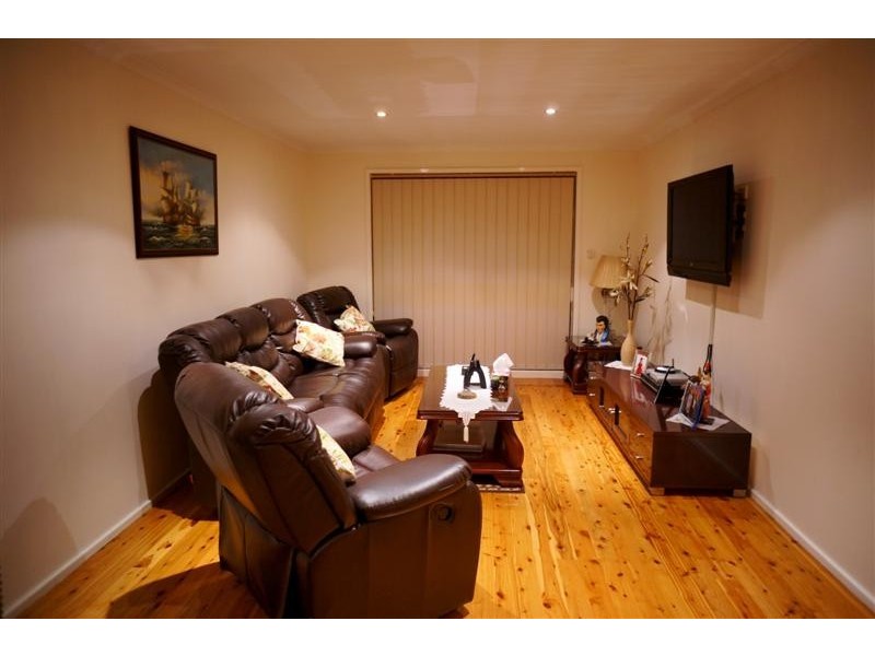 28 Wordsworth St, Wetherill Park NSW 2164