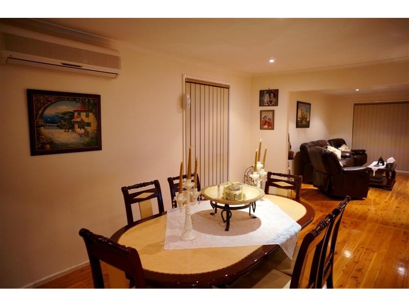 28 Wordsworth St, Wetherill Park NSW 2164