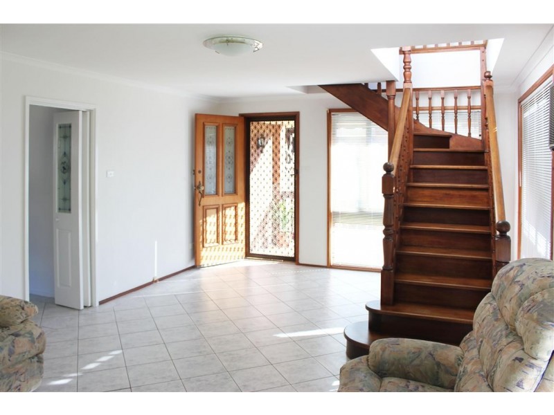 Edensor Park NSW 2176