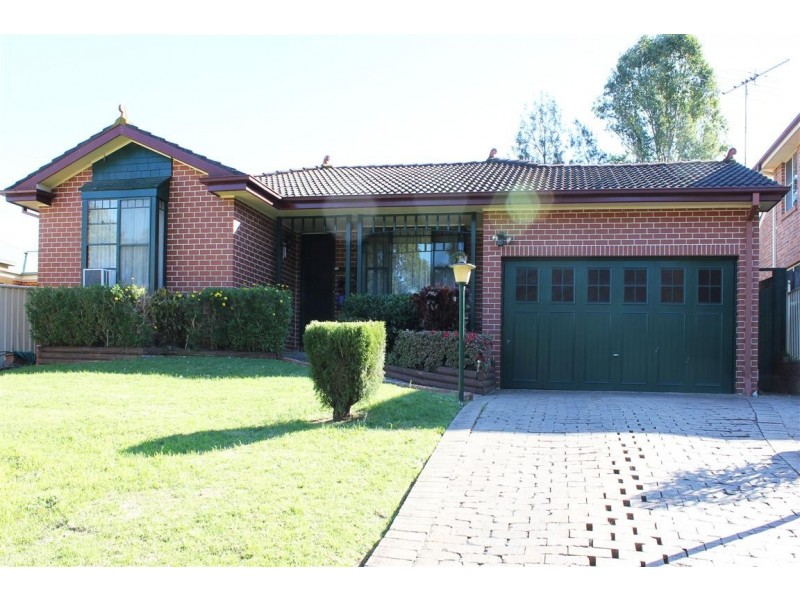 14 Niland Way, Casula NSW 2170