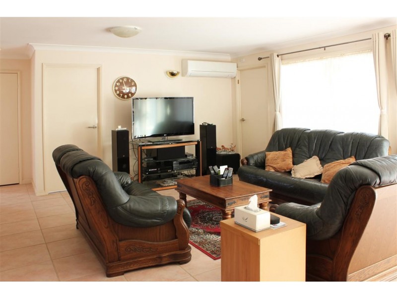 14 Niland Way, Casula NSW 2170