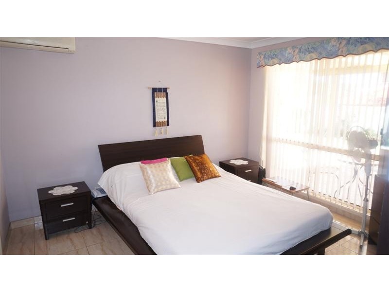 11 Axford Pl, Fairfield West NSW 2165